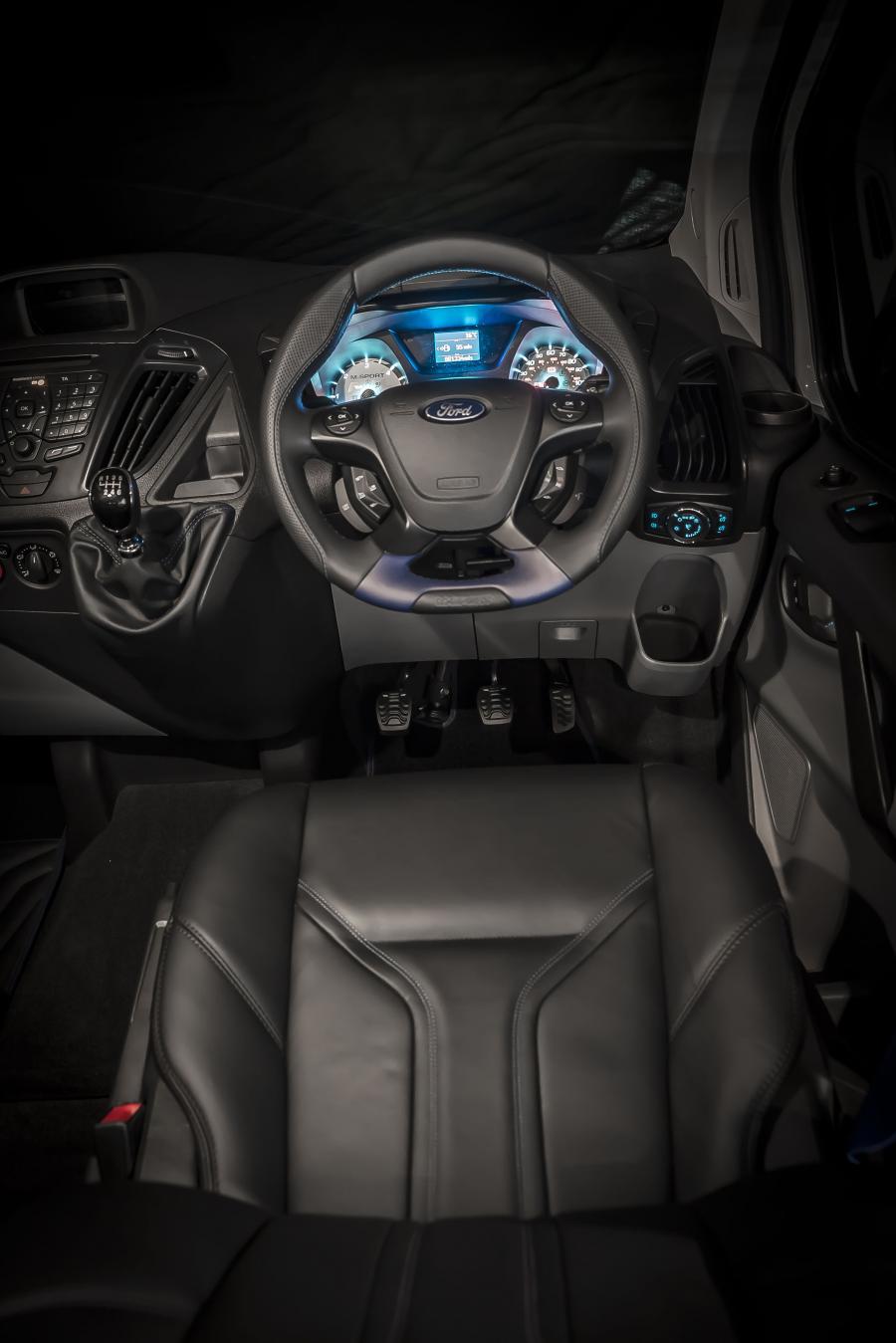 Ford Transit Custom M-Sport 2015 года  (фото 35 из 38)